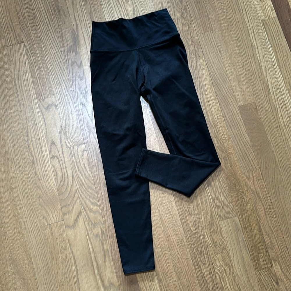 NWT Offline by Aerie chill play move high rise 7/8 black leggings